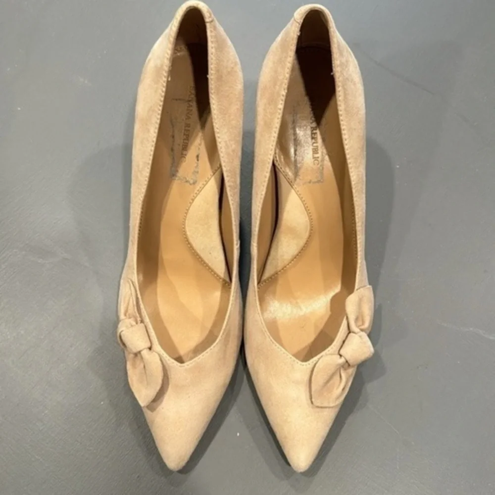 Banana Republic Suede Shoes Pumps Heels